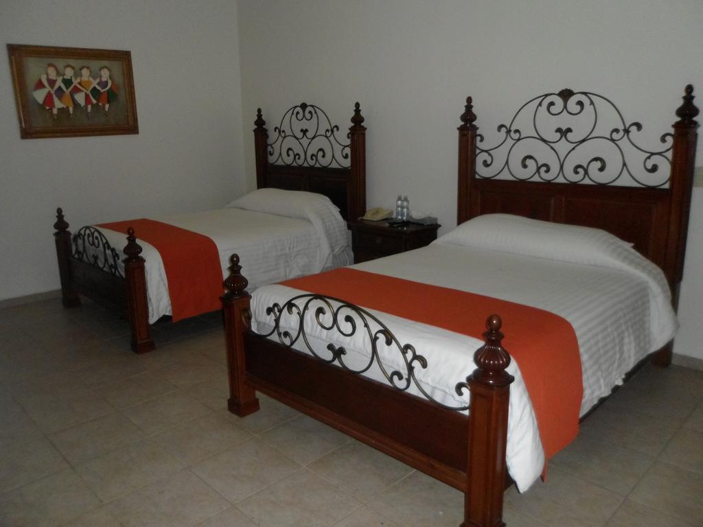 Hotel Poza Rica Inn Екстериор снимка
